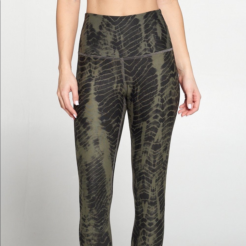 Sneak print leggings